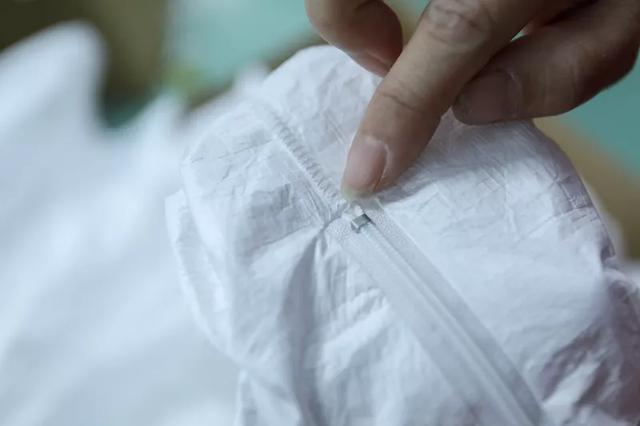 防護服緊缺（quē）？這家僅用了5天（tiān）時間轉產防護服，日（rì）產量已達9000件