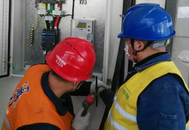 【風月同天 “疫（yì）”起戰鬥（dòu）】電管家在行動——全力（lì）保證防疫物資（zī）生產企業電力（lì）如期使（shǐ）用