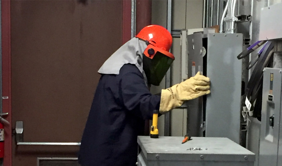 阻燃防電的防電弧服（fú）怎（zěn）麽選