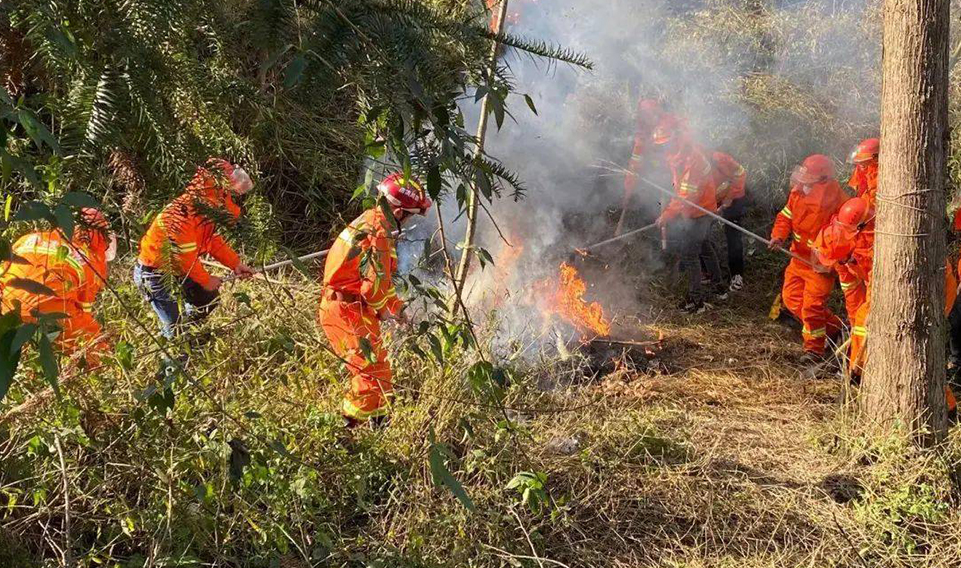 消防服的顏（yán）色和標識分別有什麽意義