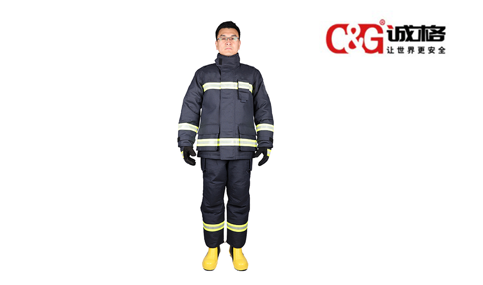 火（huǒ）焰英雄的標誌：認識消防員（yuán）的工（gōng）作服