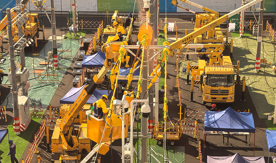 高壓（yā）帶電作業者工作（zuò）時如何保證自己的（de）安全