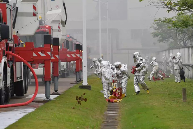 廣州(zhōu)南沙石油化工滅火救援實戰演練-7.jpg