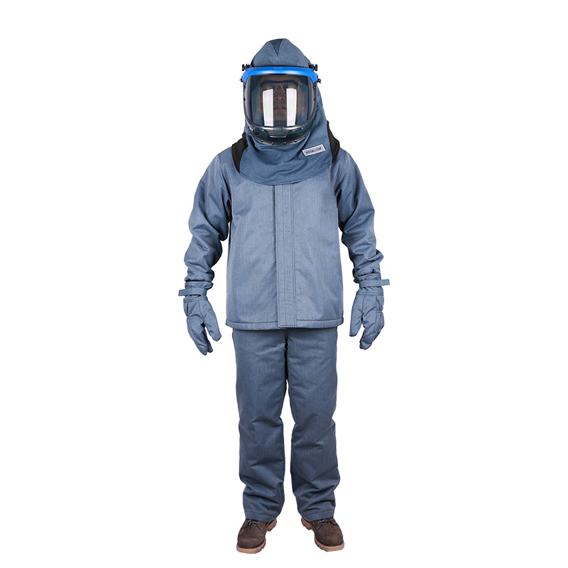 40cal防電弧服套裝 配備（bèi）高透（tòu）灰色前開式防電弧（hú）頭罩