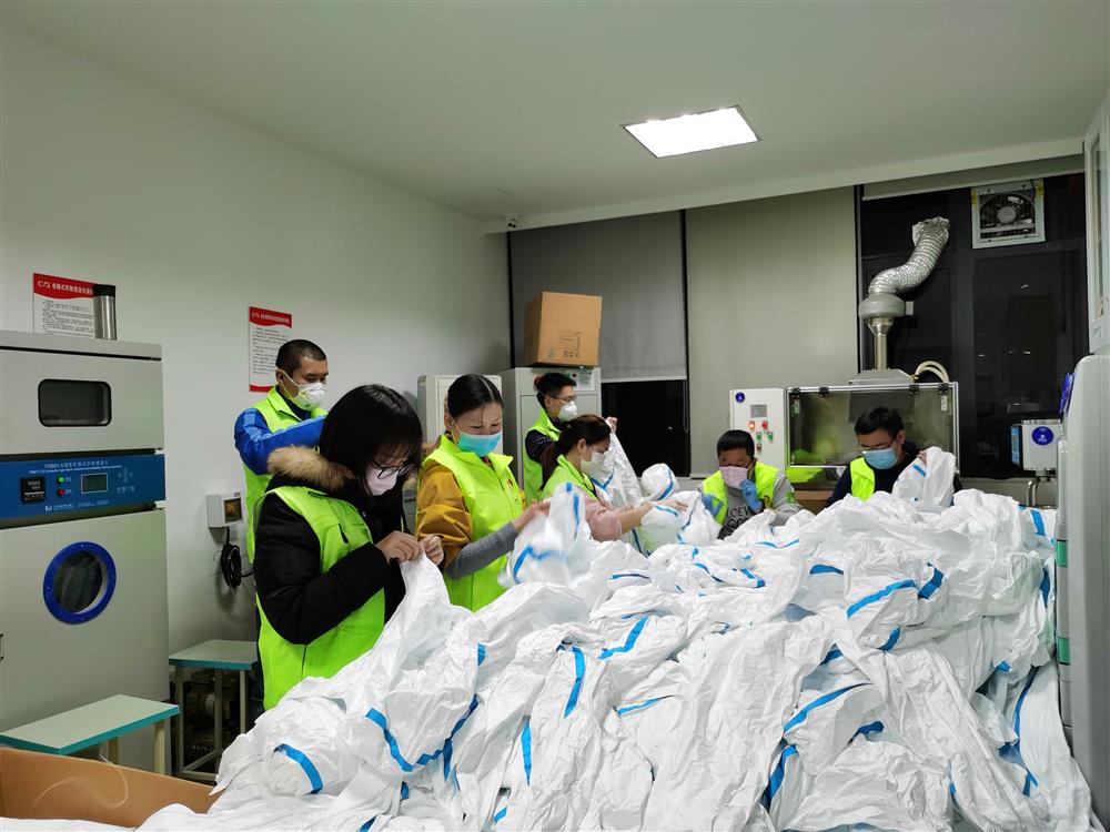 綠馬甲&ldquo;浦東青年誌願者&rdquo;，的一次晚班誌願（yuàn）服務