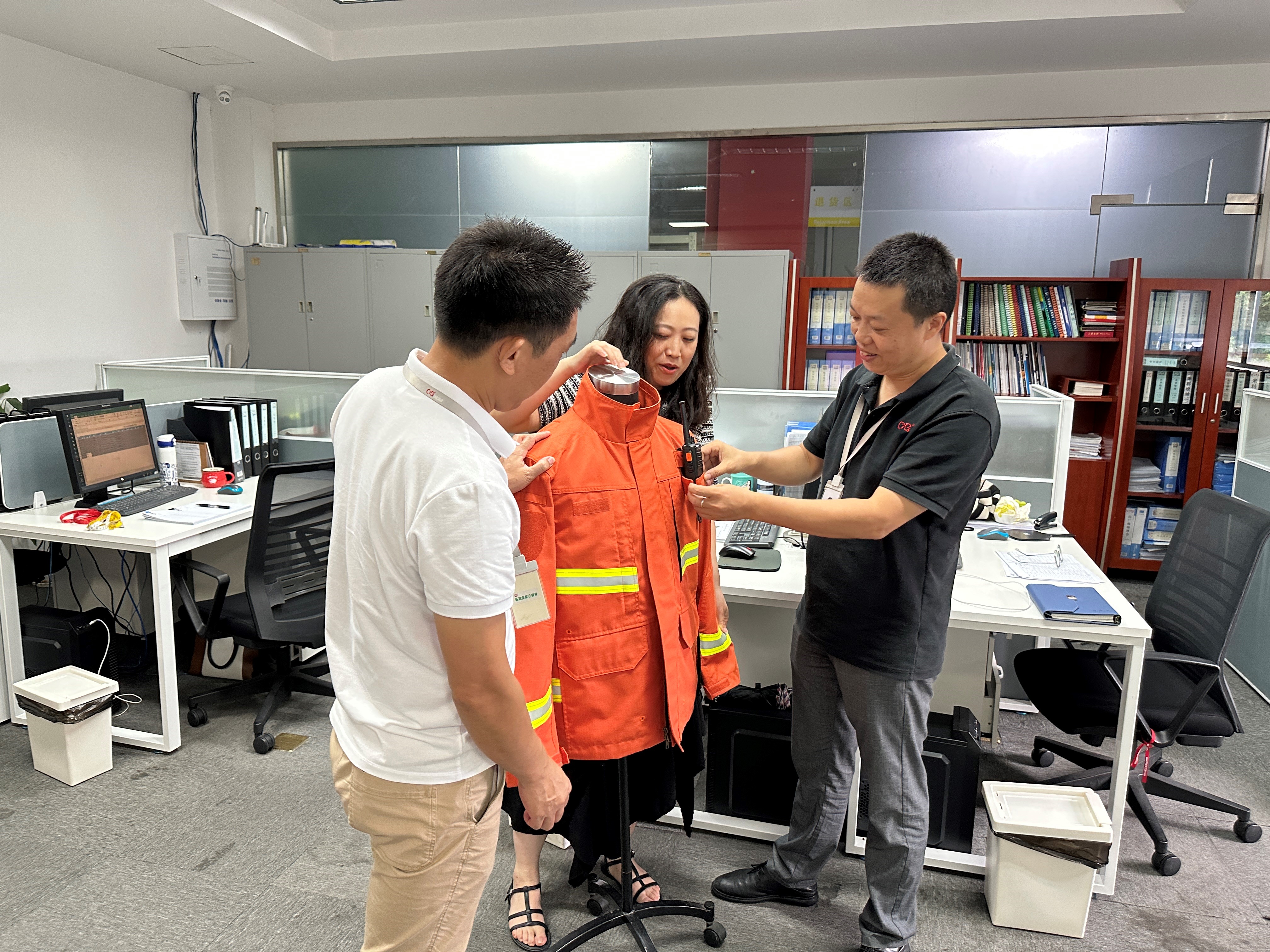 上海麻豆文化传媒精品观看生產(chǎn)技術(shù)科班組獲浦東新區“文明班組(zǔ)”榮(róng)譽稱號